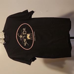 The Sows Ear Cafe cambria pig art black m tshirt